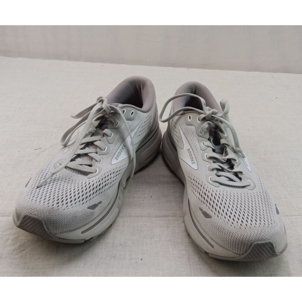 Brooks Ghost Running Shoes Women's 10.5 B Gray 1203801 Comfort Style